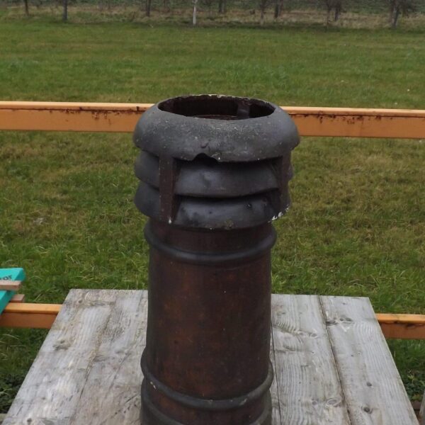 Alternative view of Louvered chimney pot