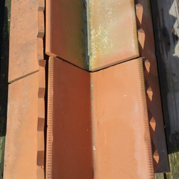Alternative view of Cocks Comb Crested Ridge Tile Decorative