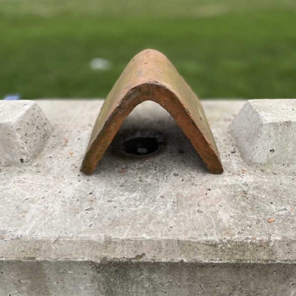 Reclaimed Hogs Back Ridge Tile | Red Terracotta