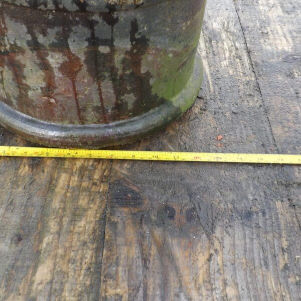 Alternative view of Hood top chimney pot