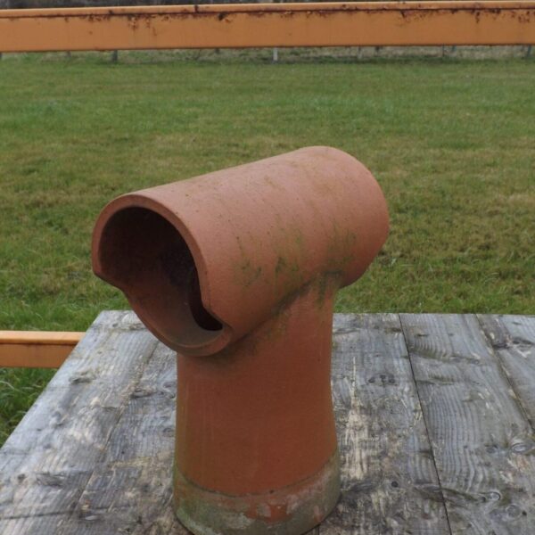 Hood top chimney pot