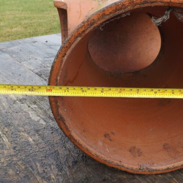 Alternative view of Hood top chimney pot