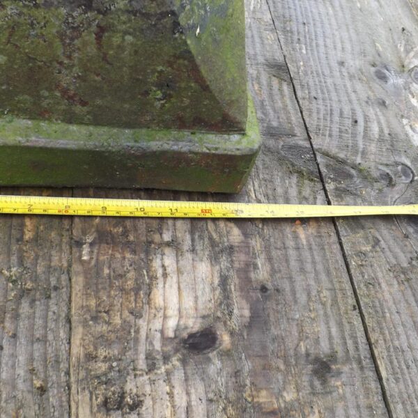 Alternative view of Crown top chimney pot