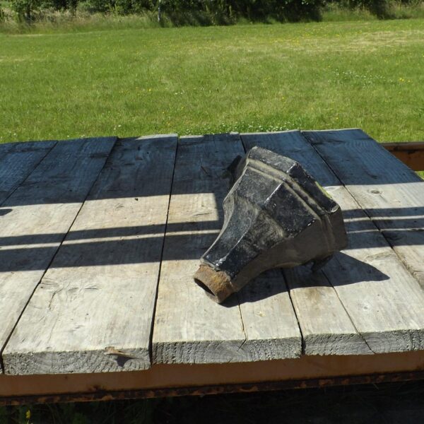 Alternative view of Hopper head | Cast iron