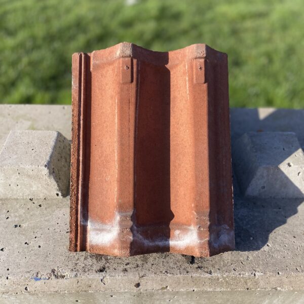 Reclaimed Sandtoft Bold Roll Concrete Roof Tiles – Red