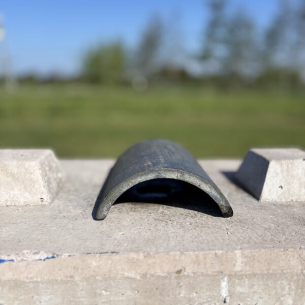 Alternative view of Clay Reclaimed Ridge in Black