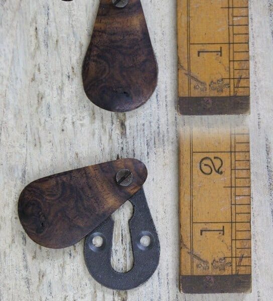 Escutcheon Peardrop Antique Iron & Wood 50mm>
