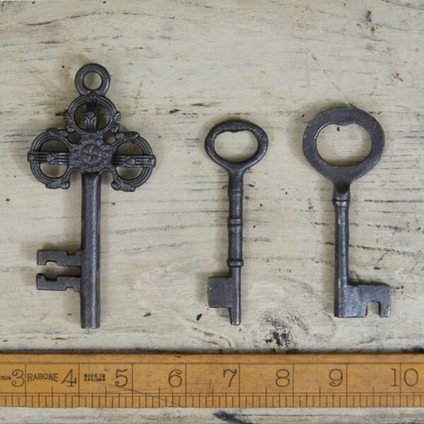 Keys Cast Antique Iron (set of 5)