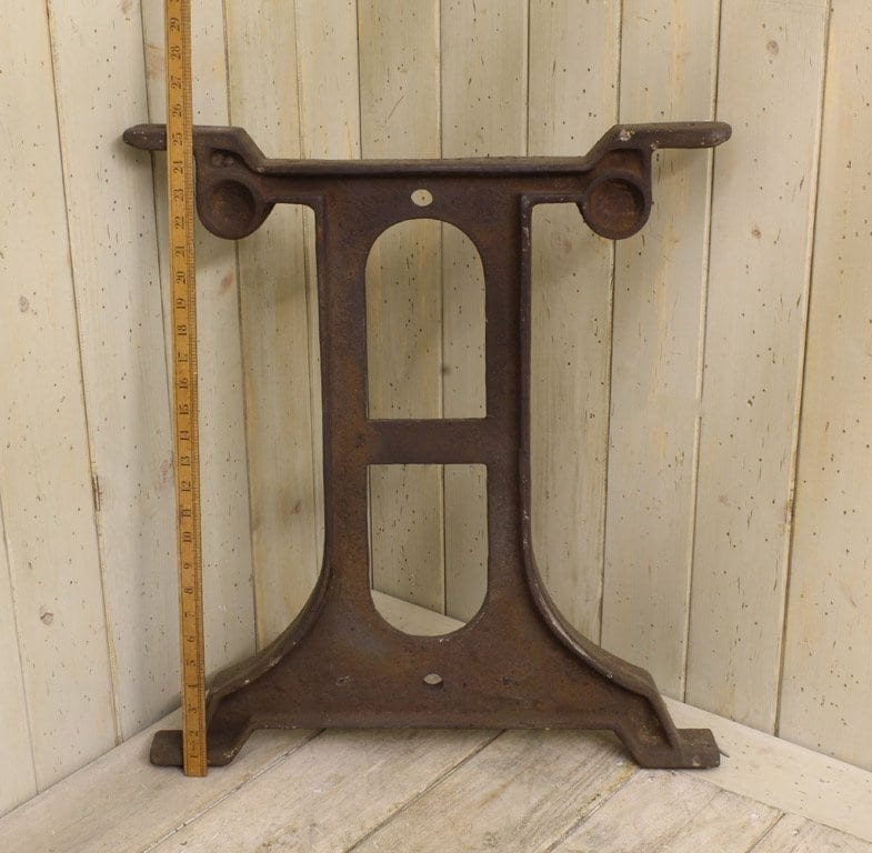 Table End Frame VALIANT (rod sep) Heavy Cast Iron 650mm