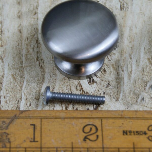 Knob Plain Shaker Brushed Nickel on Iron 35mm