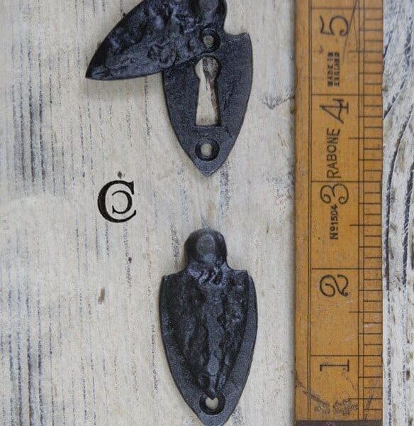 Escutcheon Spearhead Antique Iron with cover 50mm
