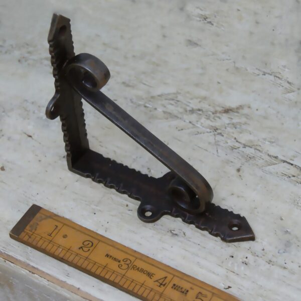Shelf Bracket Simple Scroll Antique Iron 125mm x 125mm (AF079)