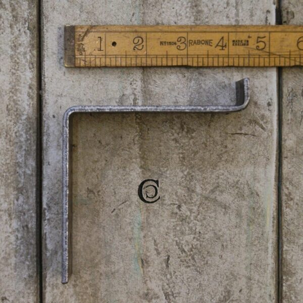 Shelf Bracket UTILITY Medium Duty Angle Steel Lip 100mm x 100mm