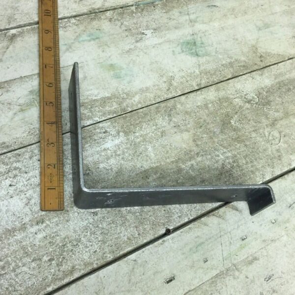 Shelf Bracket UTILITY Medium Duty Angle Steel Lip 150mm x 200mm