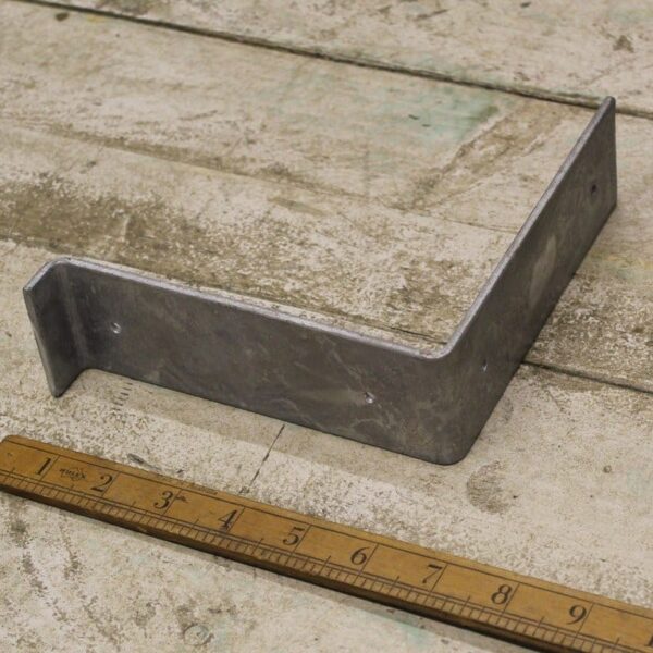 Shelf Bracket UTILITY Medium Duty Angle Galv Lip 150mm x 150mm