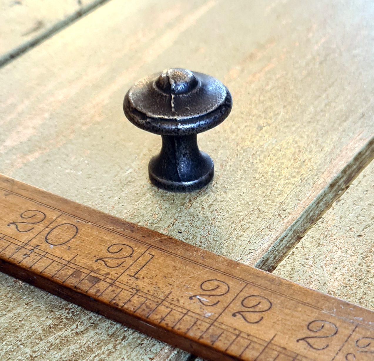 Knob & Base Plate Victorian Cast Antique Iron 25mm Diameter