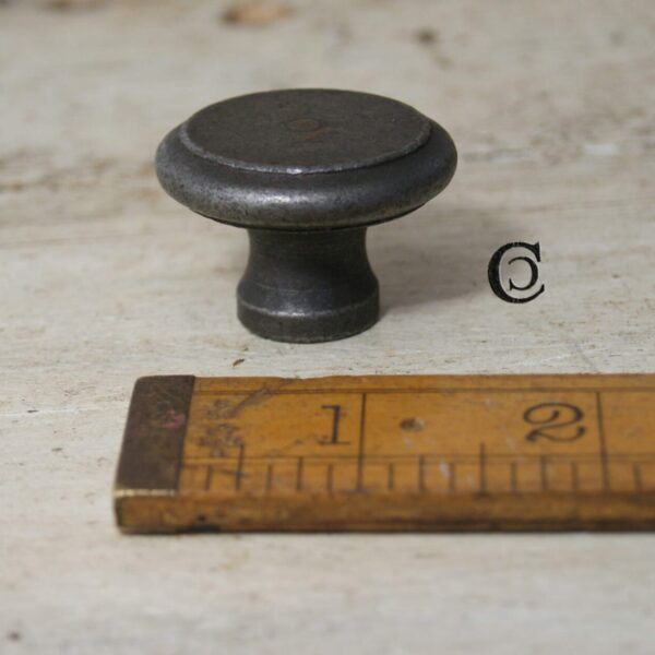 Knob Flat Top Cast Antique Iron 35mm Diameter (AF005AI)
