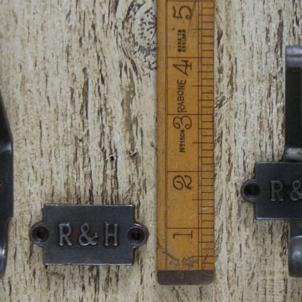 Coat Hook Double R & H 2- Part Cast Antique Iron 110mm - TBD