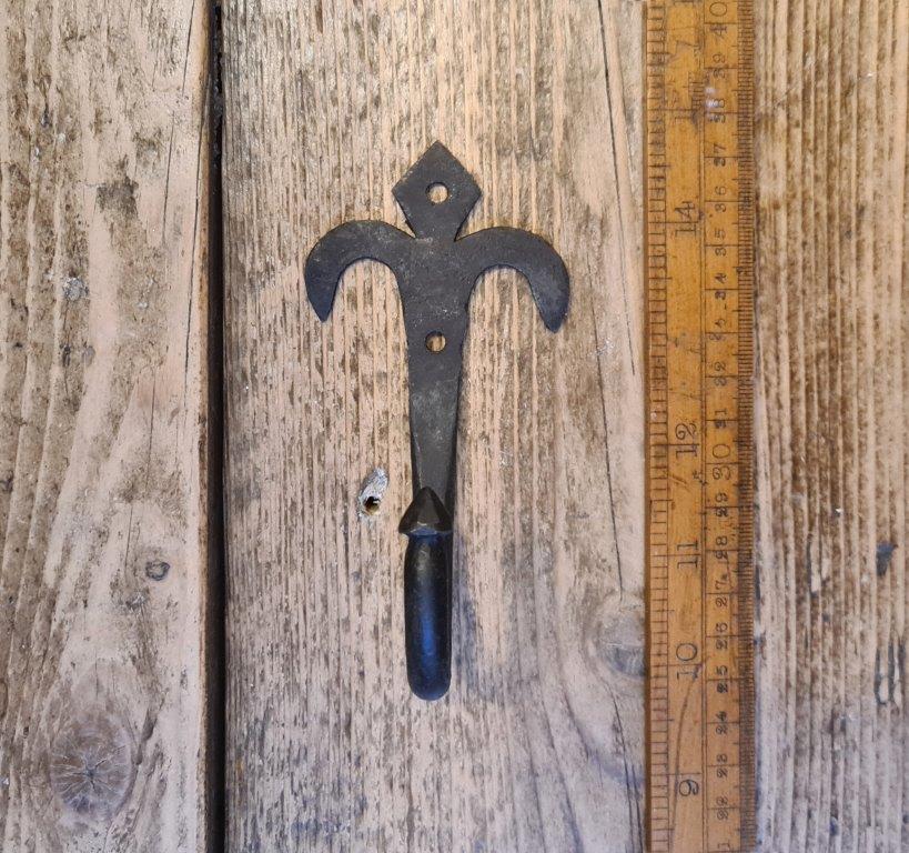 Coat Hook Hand Forged Fleur de Lys Black 120mm - alt 05.337F.HFB.125 - Image 2