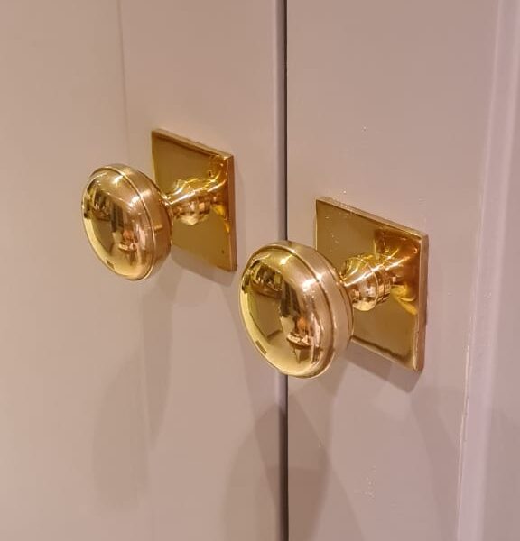 Alternative view of Knob and Square Back Plate BRAMLEY Polished Brass 35mm Diameter