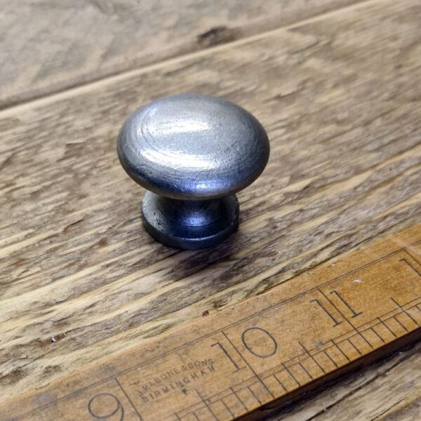 Knob Plain Shaker Cast Antique Iron 32mm Diameter