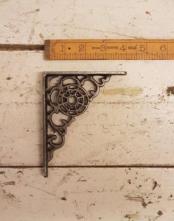 Shelf Bracket COBWEB Design Cast Antique Iron 100mm x 140mm - Image 2