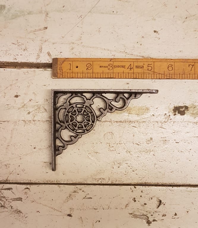 Shelf Bracket COBWEB Design Cast Antique Iron 100mm x 140mm - Image 3
