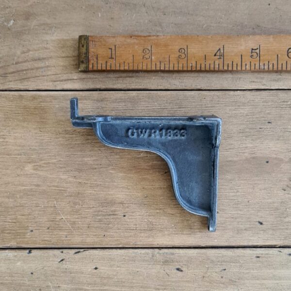 Alternative view of Shelf Bracket Lip Railway GWR 1833 Cast Antique Iron 105mm