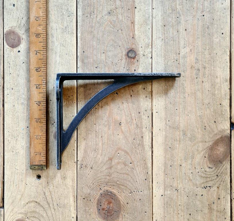 Shelf Bracket IRONBRIDGE Cast Antique Iron 140mm x 178mm - Image 3