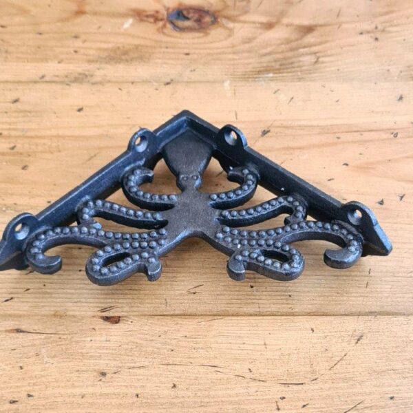 Alternative view of Shelf Bracket OCTOPUS Cast Antique Iron 125mm x 125mm