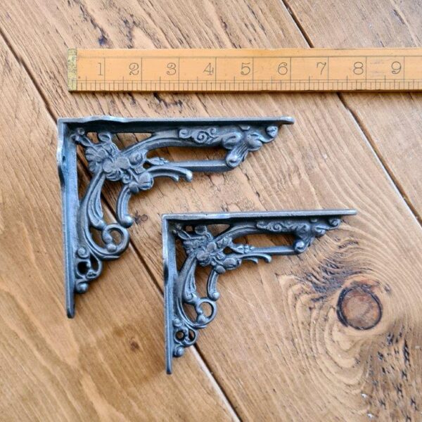 Shelf Bracket Victorian Flower Cast Antique Iron 100 x 125mm
