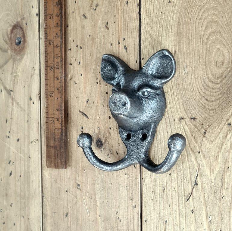 Coat Hook Double PIG FACE Cast Antique Iron 100mm x 100mm - Image 2