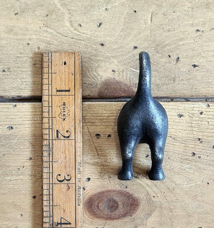 Coat Hook DOG TAIL M4 Rear Fix Cast Antique Iron (LIGHT) 70mm - Image 3