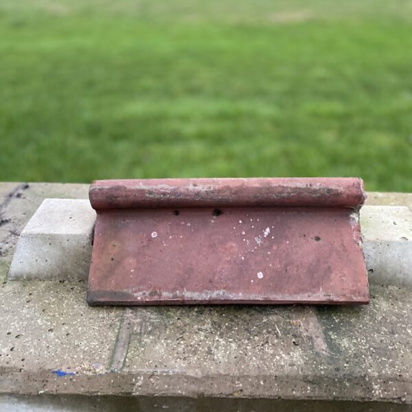 Reclaimed Natural Red Roll Top Clay Ridge Tile
