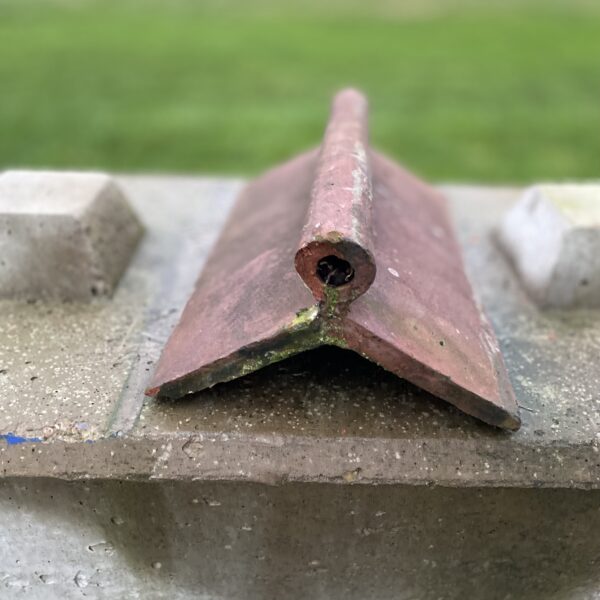 Reclaimed Natural Red Roll Top Clay Ridge Tile