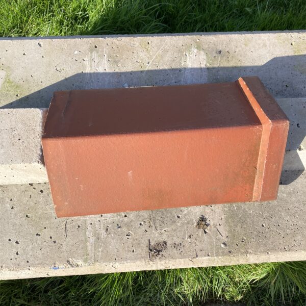 Alternative view of Reclaimed Clay Angle Cap Ridge Tile – 490-290