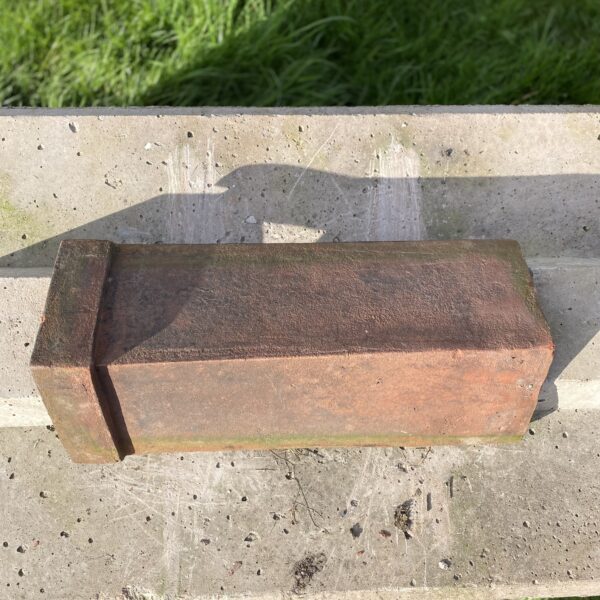 Alternative view of Reclaimed Clay Angle Cap Ridge Tile – 490-225