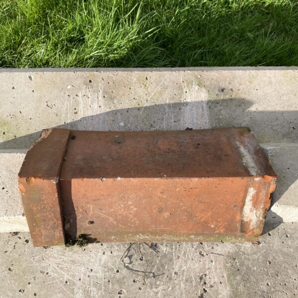 Alternative view of Reclaimed Clay Angle Cap Ridge Tile – 460-250