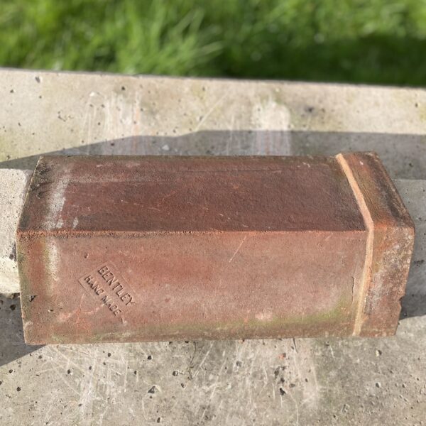 Alternative view of Reclaimed Clay Angle Cap Ridge Tile – 470-230