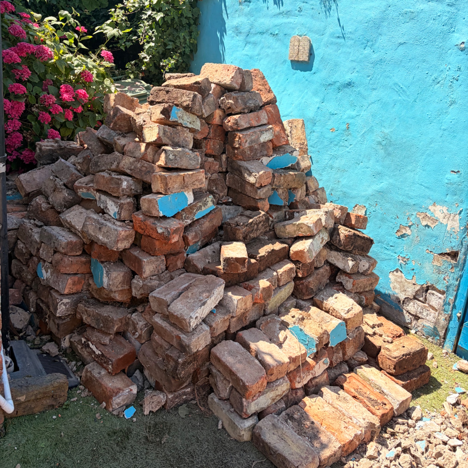 1930 bricks from wall 500 one pound each